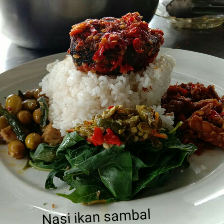 Nasi Ikan Sambal