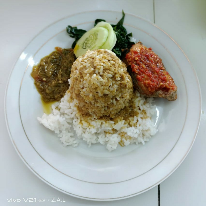 Nasi Ikan Tongkol Balado