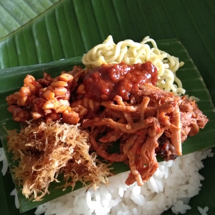 Nasi Jinggo Ayam Sisit