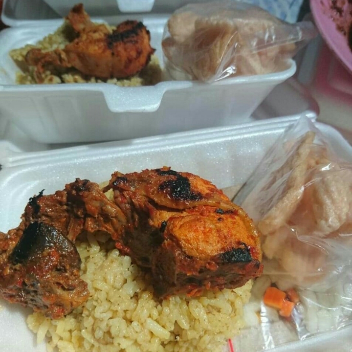 Nasi Kebuli Ayam Bakar