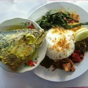 Nasi Kepala Ikan Tongkol Gulai Kuning