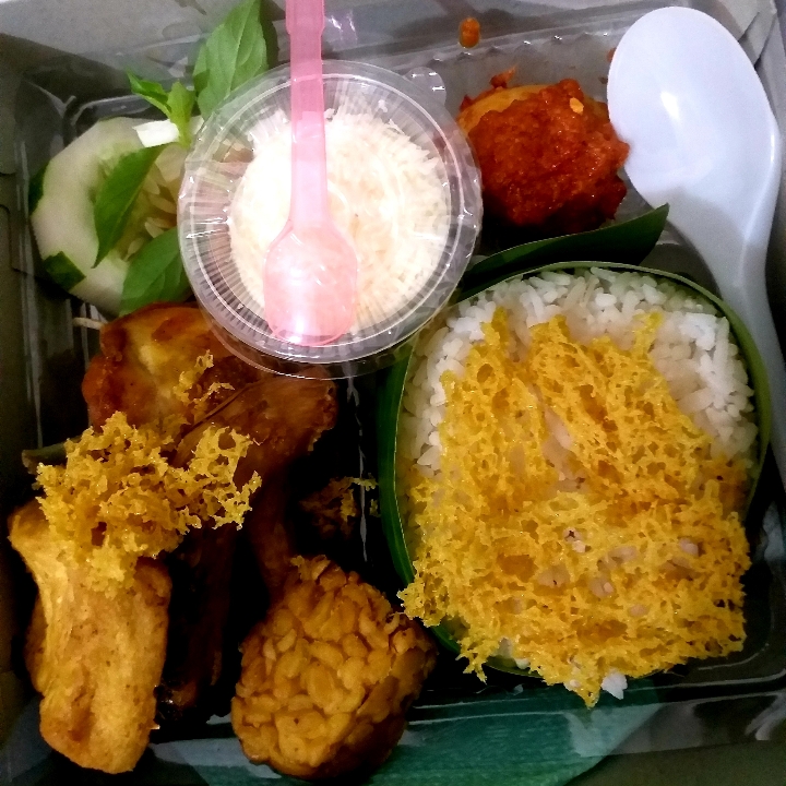 Nasi Kotak Ayam Kremes