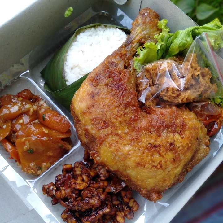 Nasi Kotak Ayam Kremes