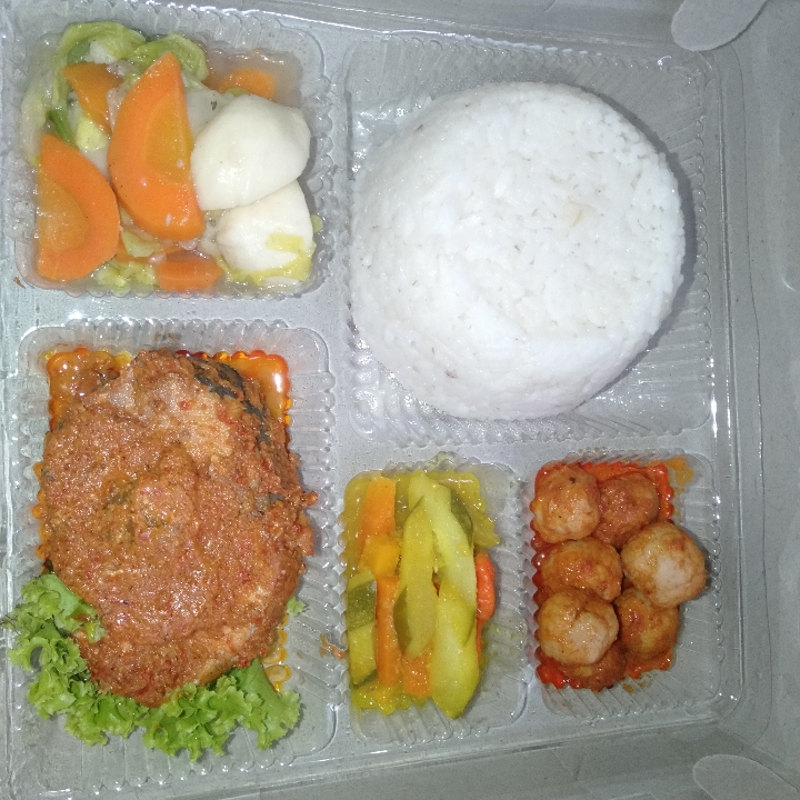 Nasi Kotak Ikan Tuna