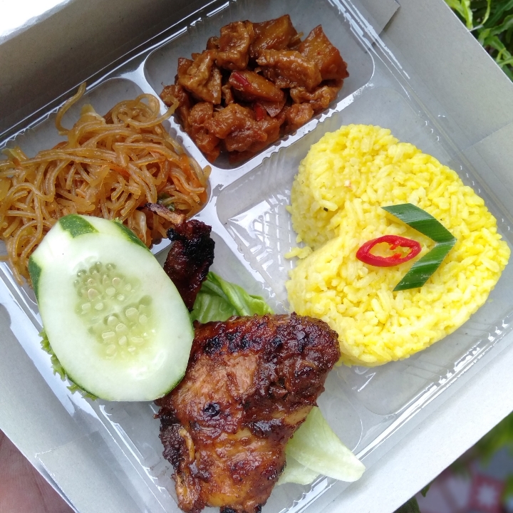 Nasi Kotak Sayap Bakar