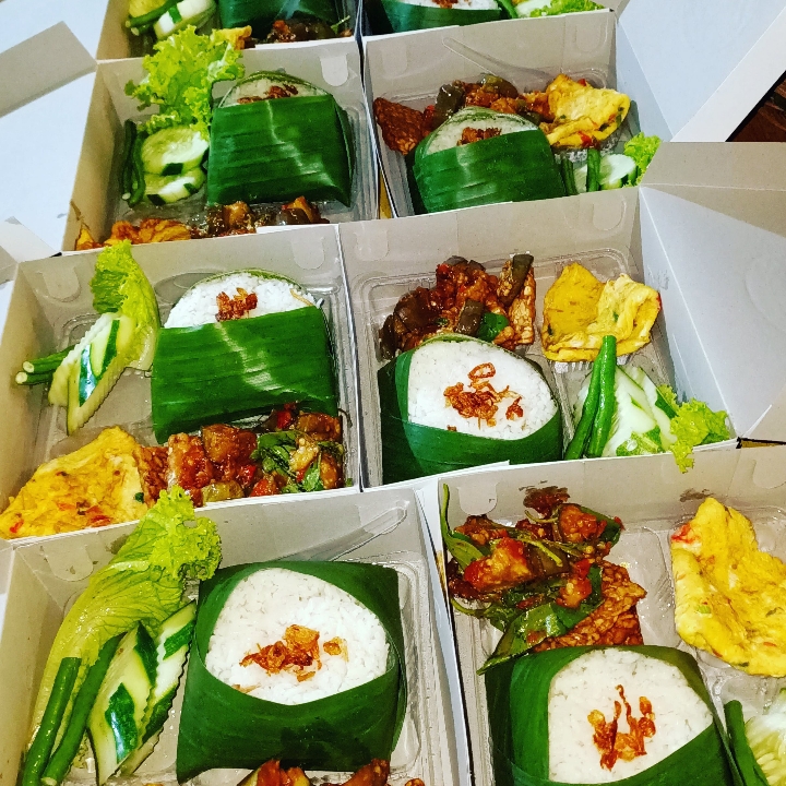 Nasi Kotak Tempe Penyet Telor