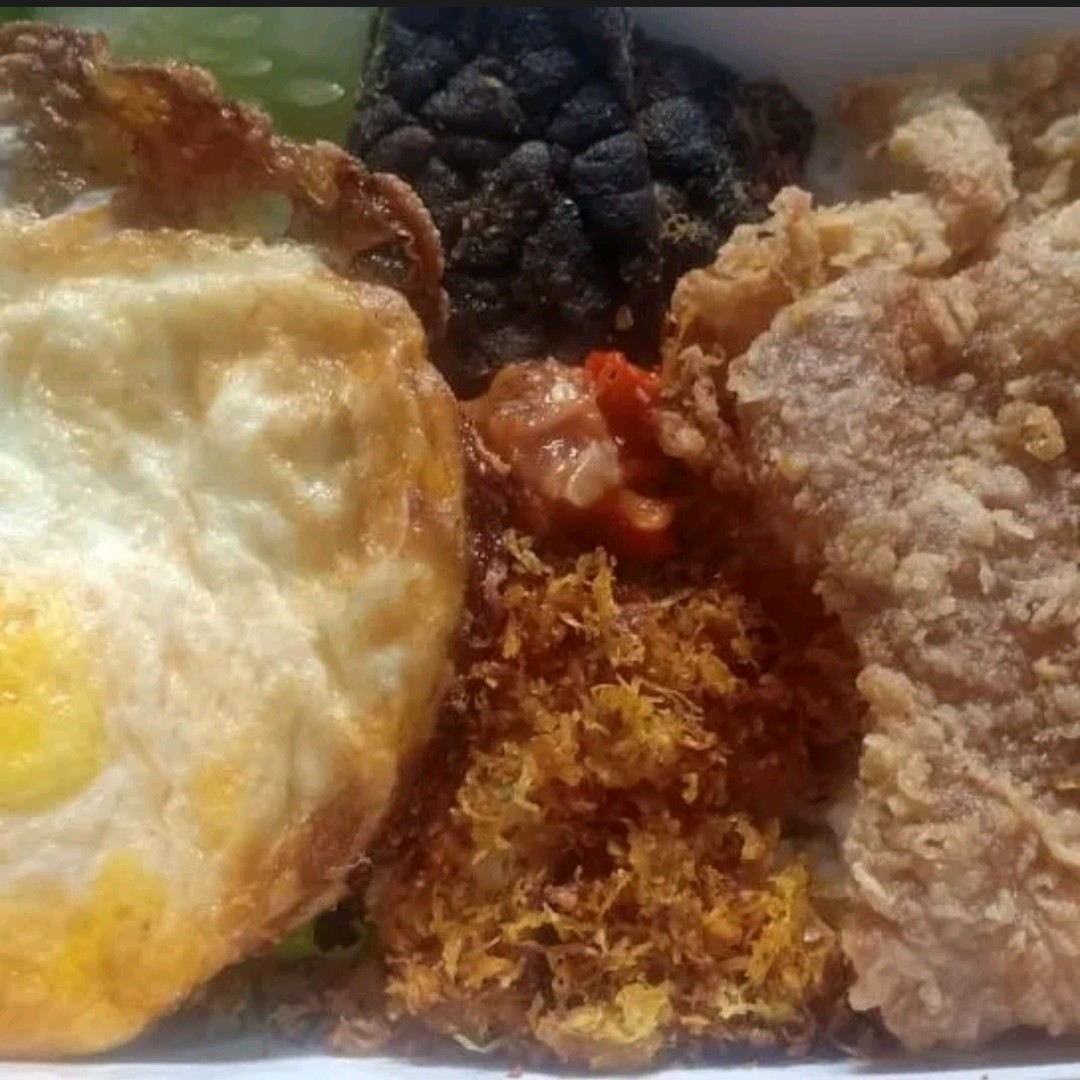 Nasi Kulit Plus Telor