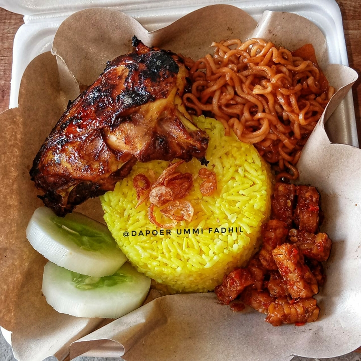 Nasi Kunig Ayam Bakar