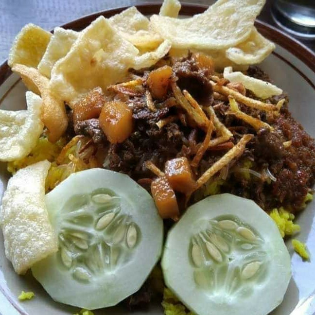 Nasi Kuning Daging