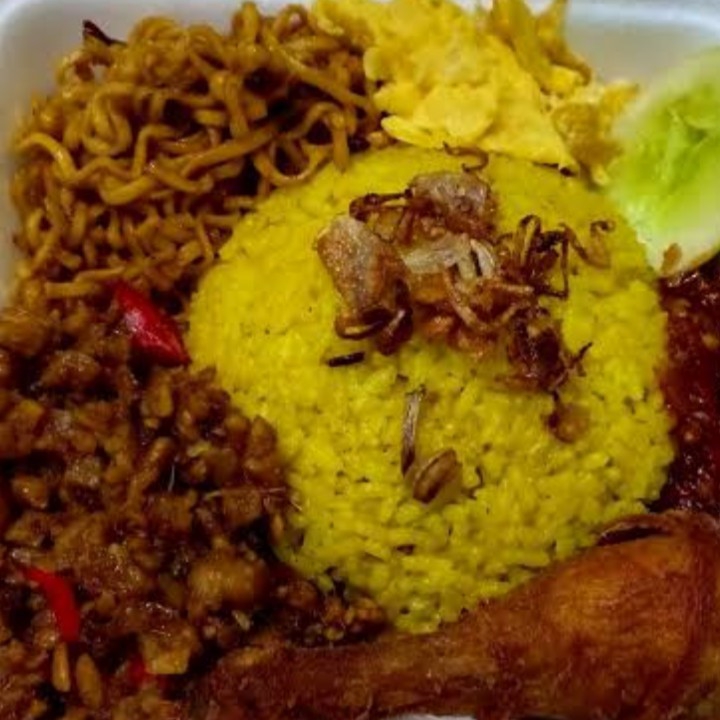 Nasi Kuning Sepesial