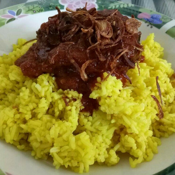 Nasi Kuning Ikan Haruan Ayam Telur Daging