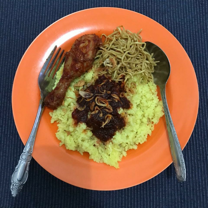 Nasi Kuning Ayam