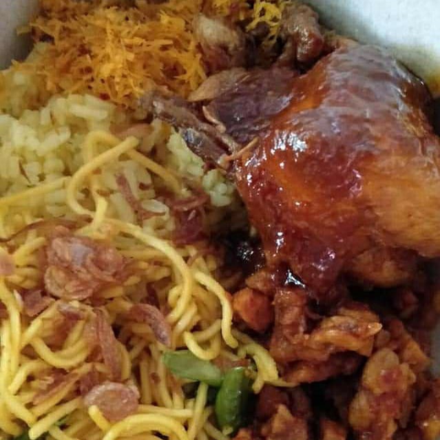 Nasi Kuning Ayam