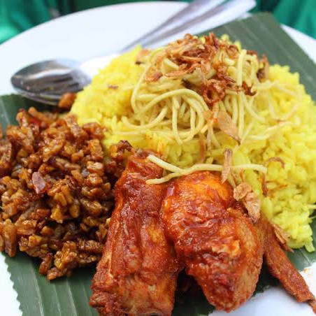 Nasi Kuning Ayam