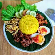 Nasi Kuning Ayam