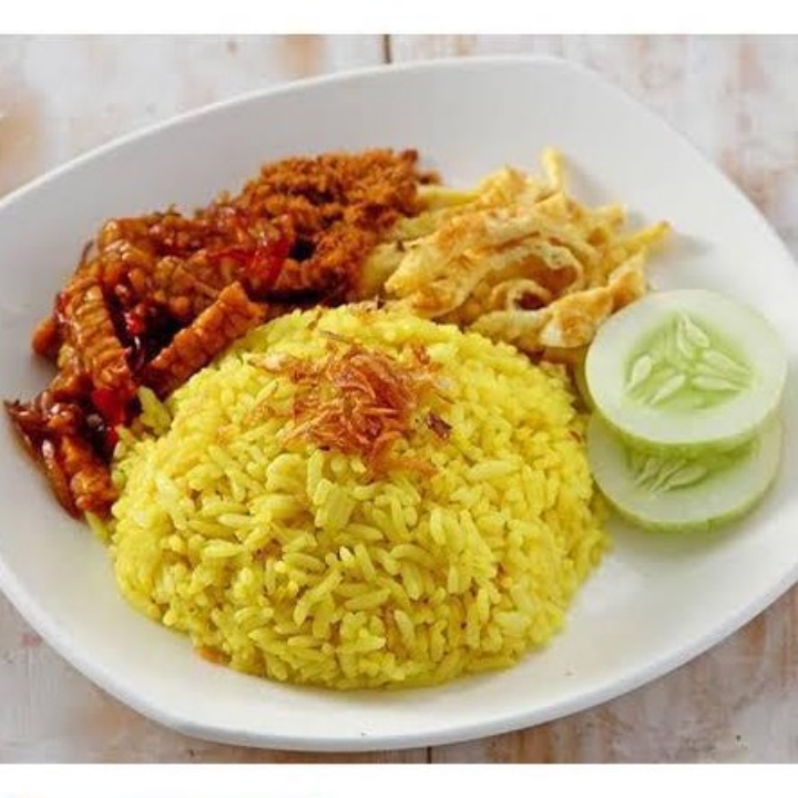 Nasi Kuning Ayam