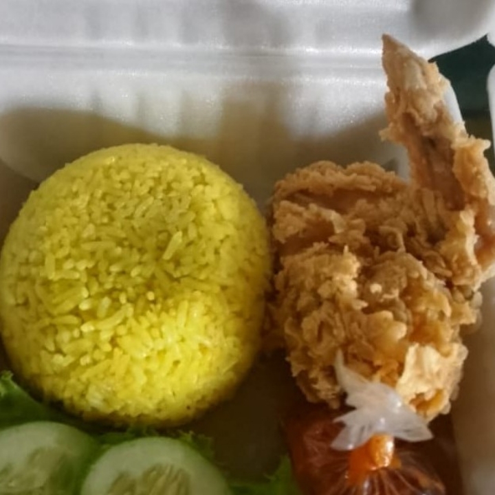 Nasi Kuning Ayam Geprek