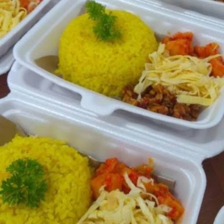 Nasi Kuning Ayam Geprek