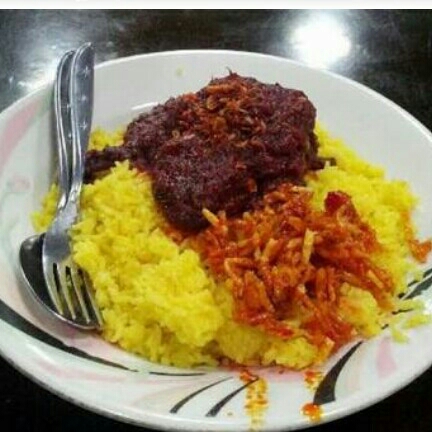 Nasi Kuning Ayam Masak Habang