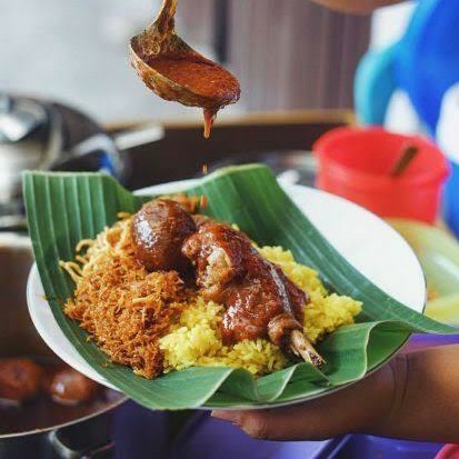 Nasi Kuning Ayam telur