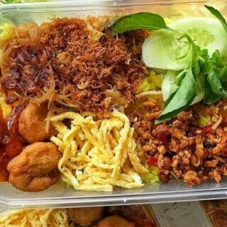 Nasi Kuning Bungkus