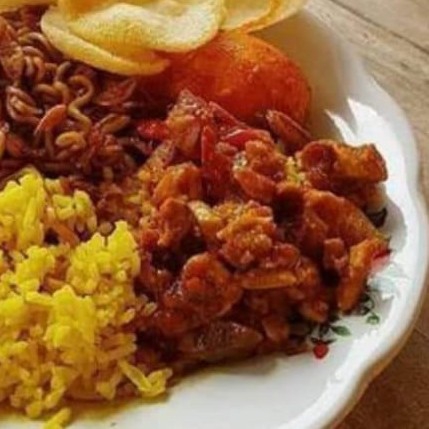 Nasi Kuning Daging