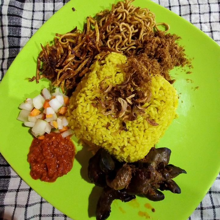 Nasi Kuning Hati Ampela 