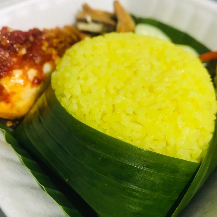 Nasi Kuning Ikan