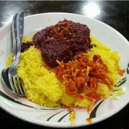 Nasi Kuning Ikan Telang