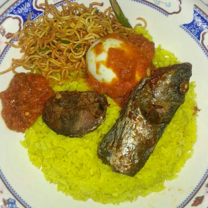 Nasi Kuning Ikan Telur