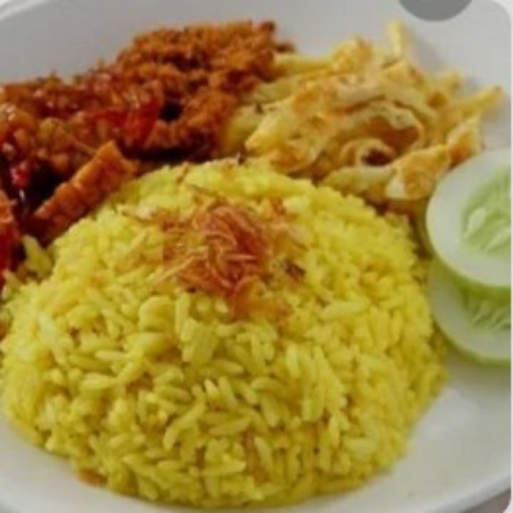 Nasi Kuning Komplit