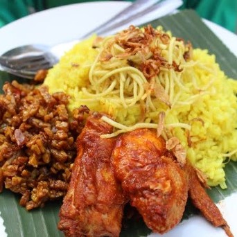 Nasi Kuning Lauk Hati Ayam