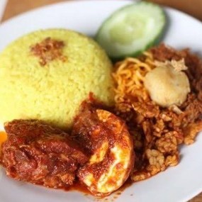 Nasi Kuning Lauk Telang Asam Manis