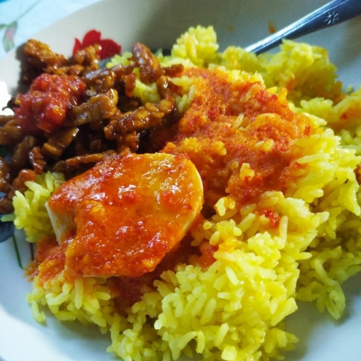 Nasi Kuning Malam