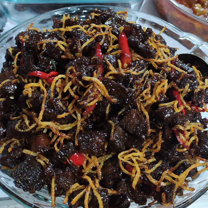 Nasi Kuning Sambel Goreng Daging Hati