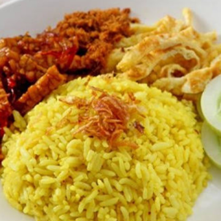 Nasi Kuning Sederhana