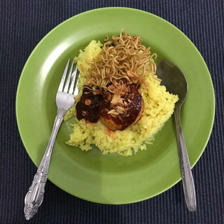 Nasi Kuning Telor