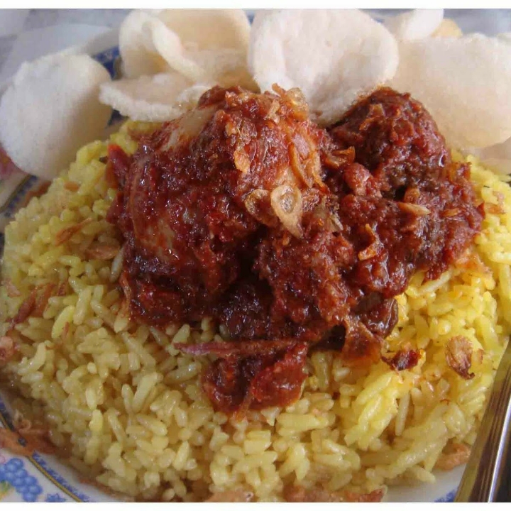 Nasi Kuning Telor