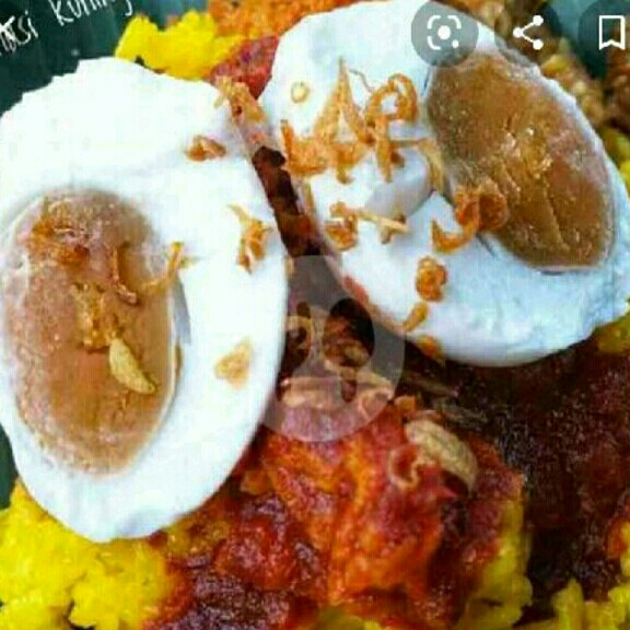 Nasi Kuning Telor Asin