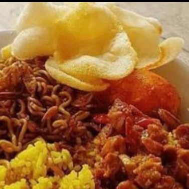 Nasi Kuning Telur