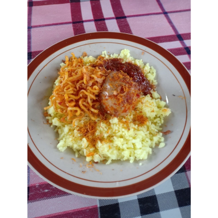 Nasi Kuning Telur