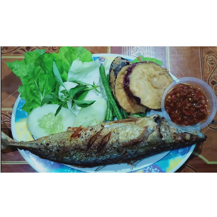 Nasi Lalap Ikan Layang