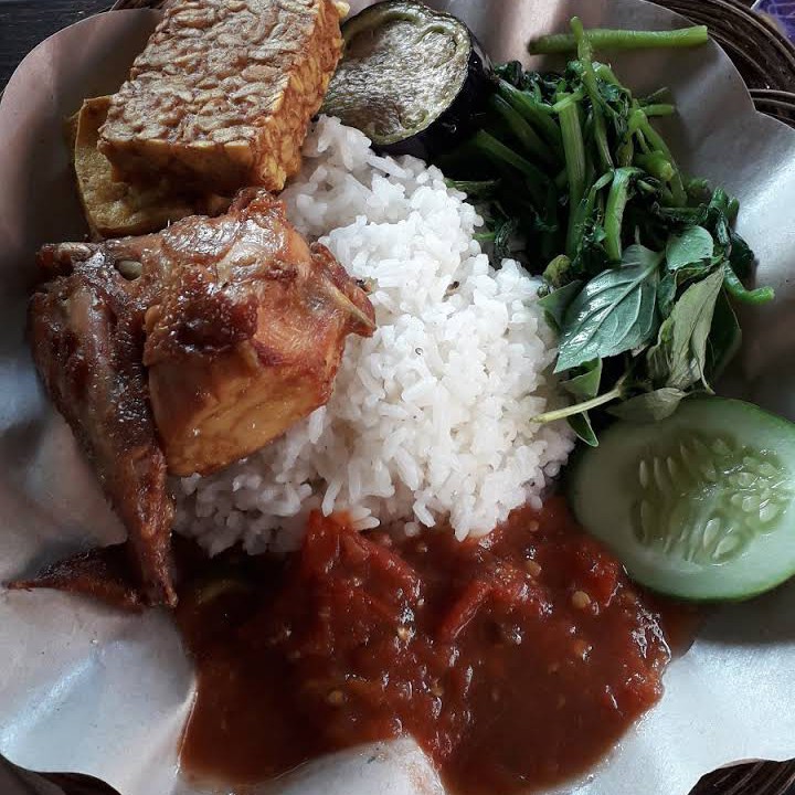 Nasi Lalapan Ayam