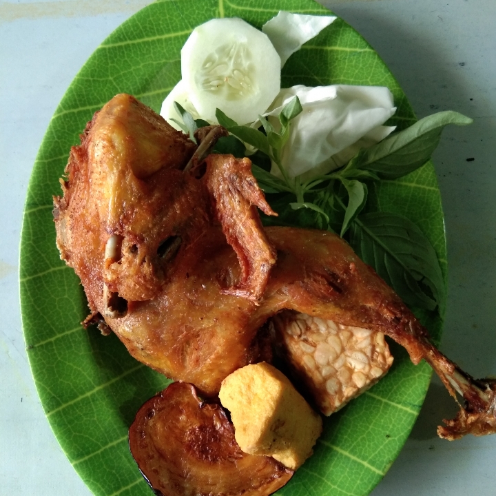 Nasi Lalapan Ayam Kampung