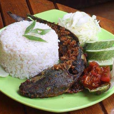 Nasi Lalapan Ikan Lele