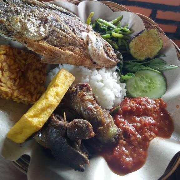 Nasi Lalapan Mujaer