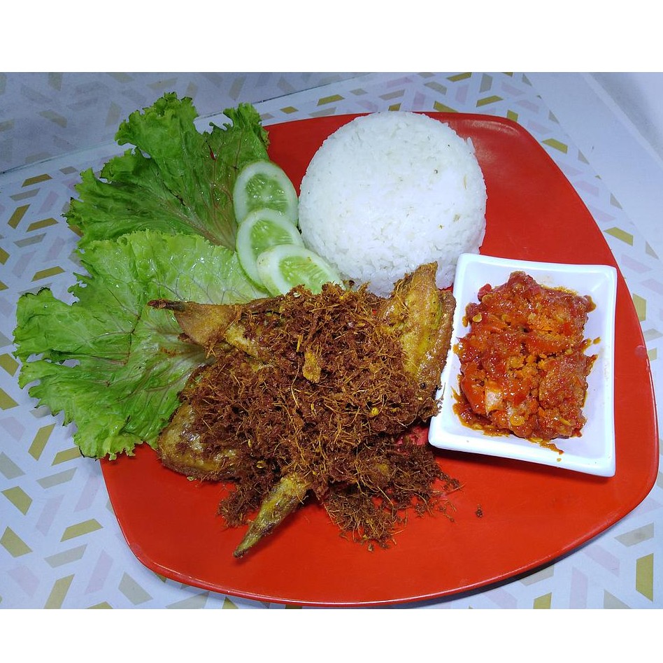 Nasi Lalapan Spesial Kremes Ayam Goreng