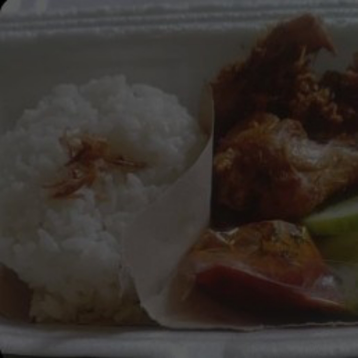 Nasi Lalapan Tambah Sayap Ayam