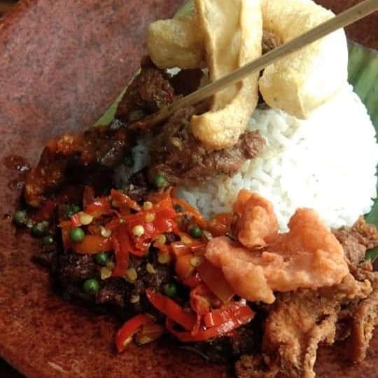 Nasi Lawar 