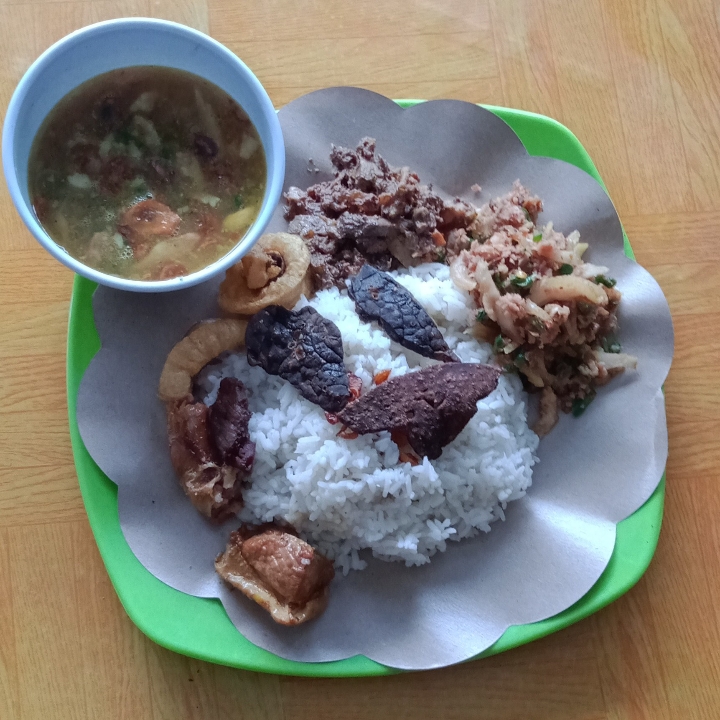 Nasi Lawar 